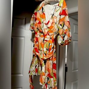 Colorful dress that ties in middle!!